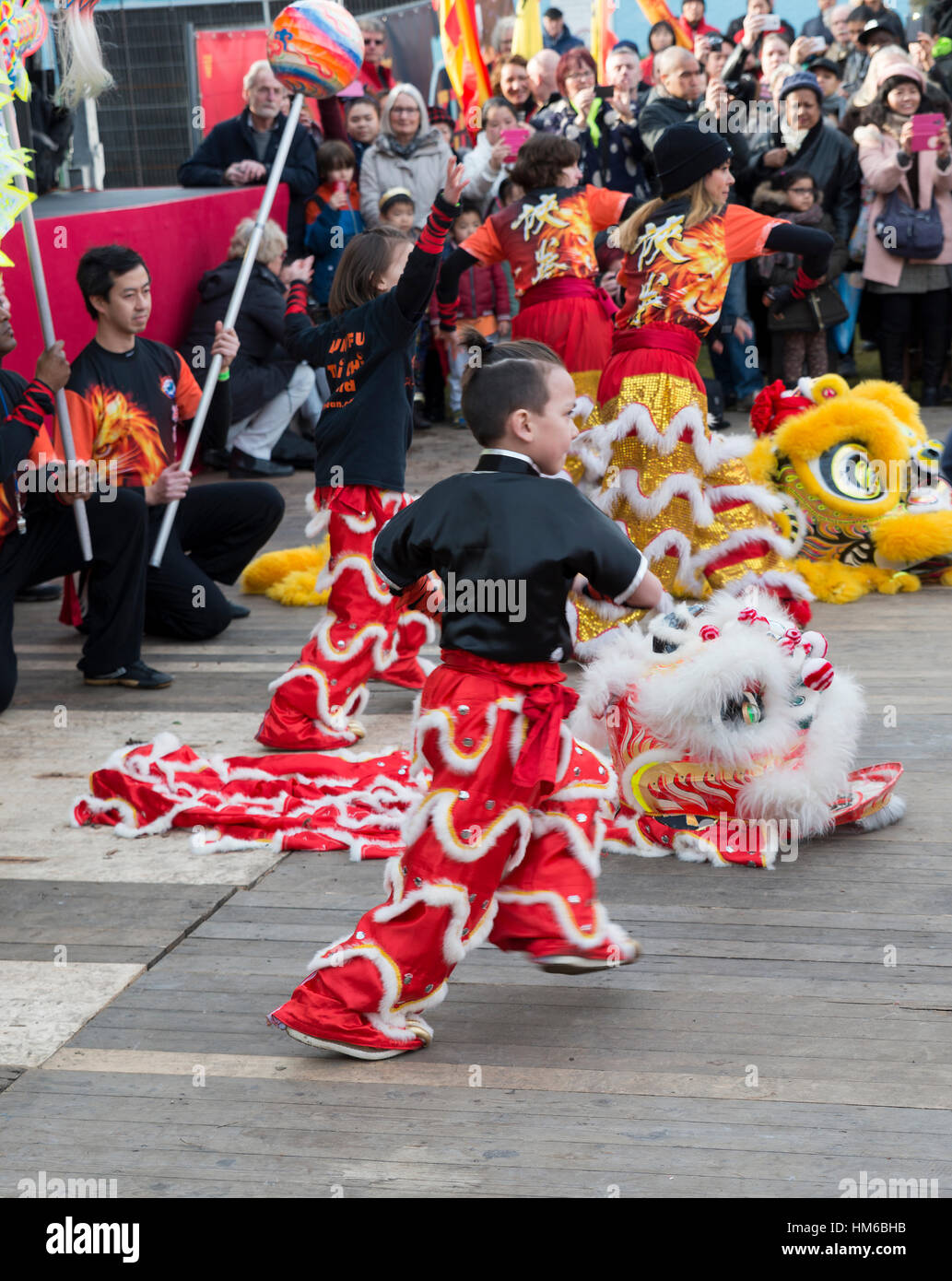 ROTTERDAM, OLANDA - 28 gennaio 2016: Kung fu di dimostrazione di apertura durante la celebrazione del capodanno cinese di Rotterdam il 28 gennaio 2017, questo evento Foto Stock
