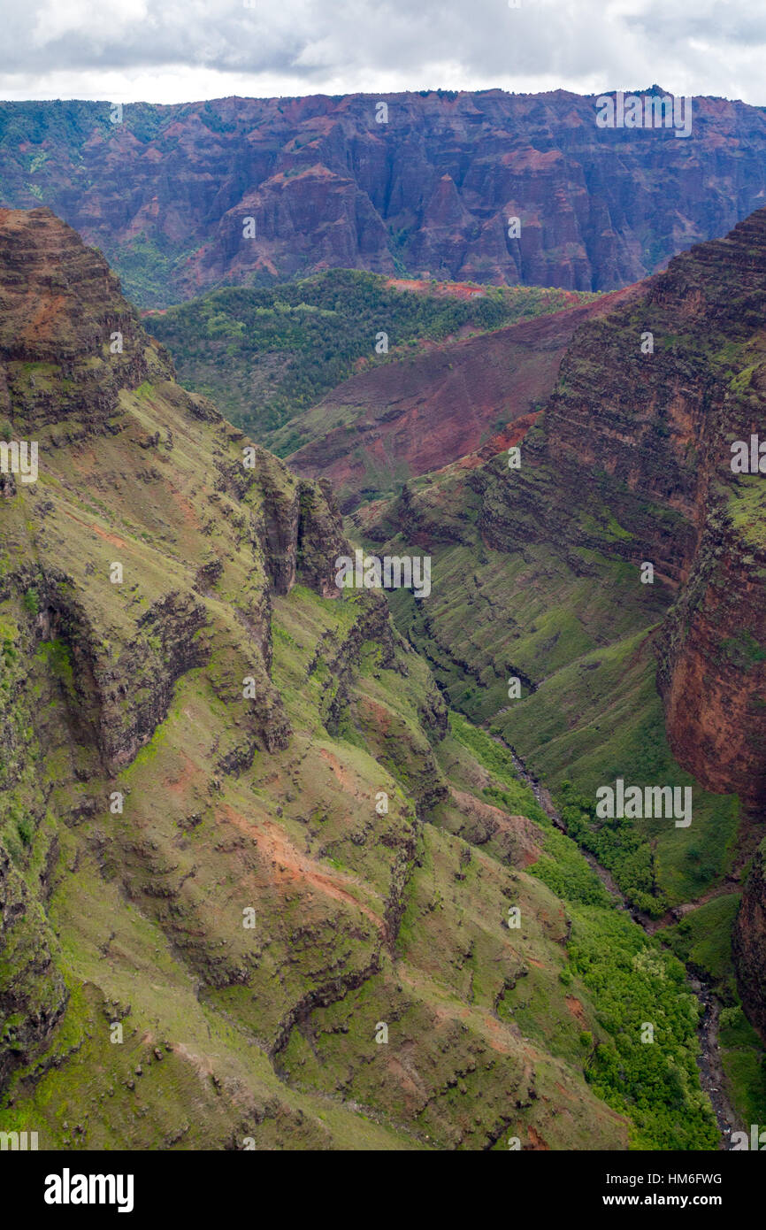 Vista aerea del Canyon di Waimea sulla Kauai, Hawaii, Stati Uniti d'America. Foto Stock