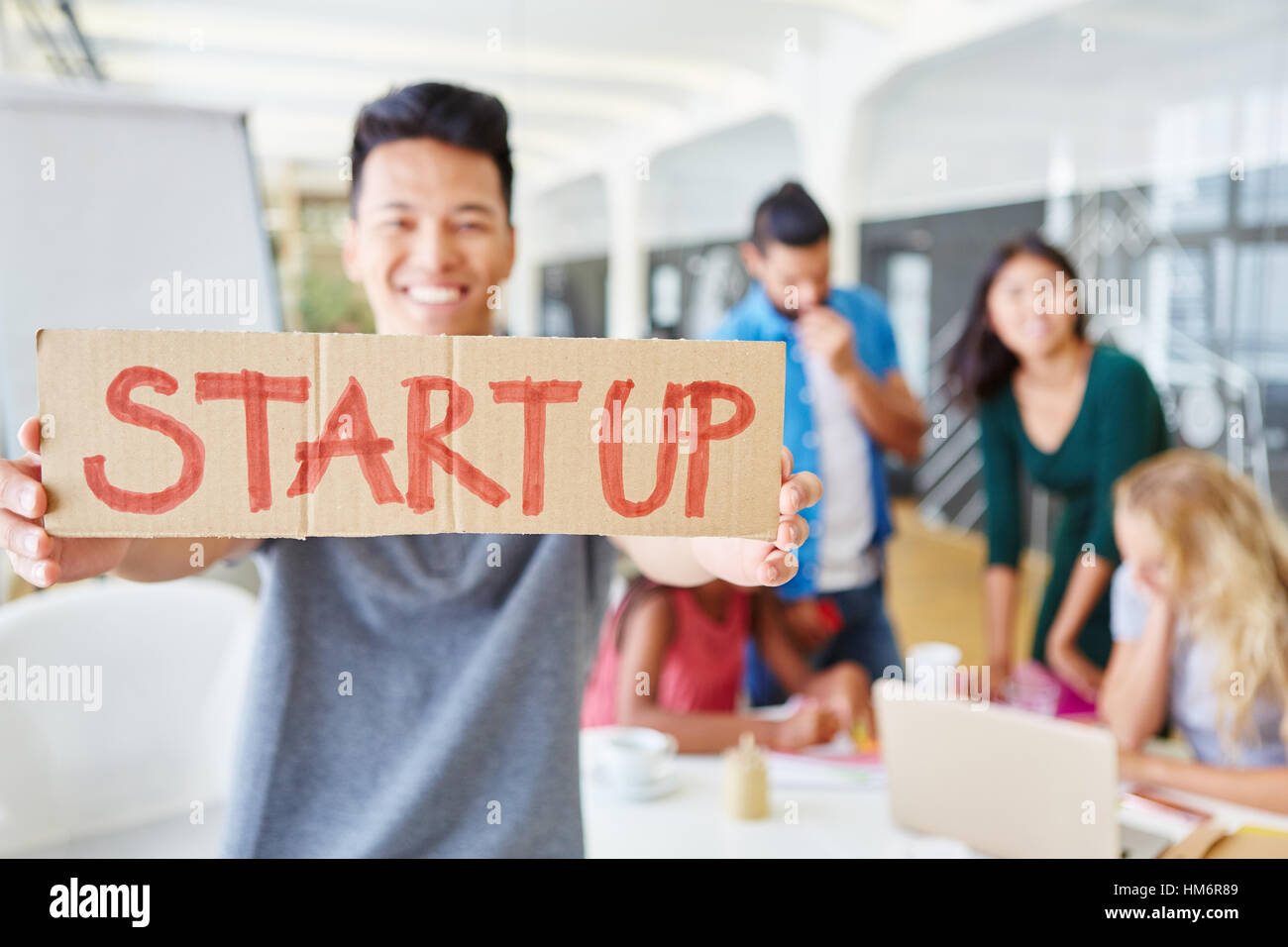 Laboratorio creativo in start-up con il team Foto Stock
