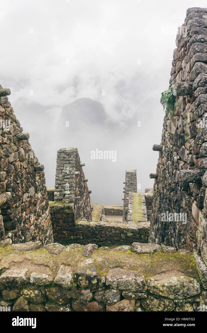 Alta Vista angolo di mura fortificate al Machu Picchu Foto Stock