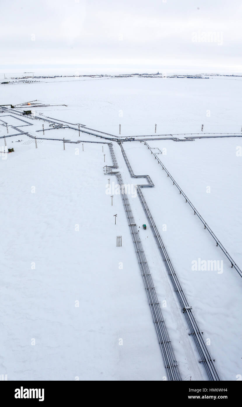 Angolo di Alta Vista della tubazione di collegamento sulla neve Foto Stock