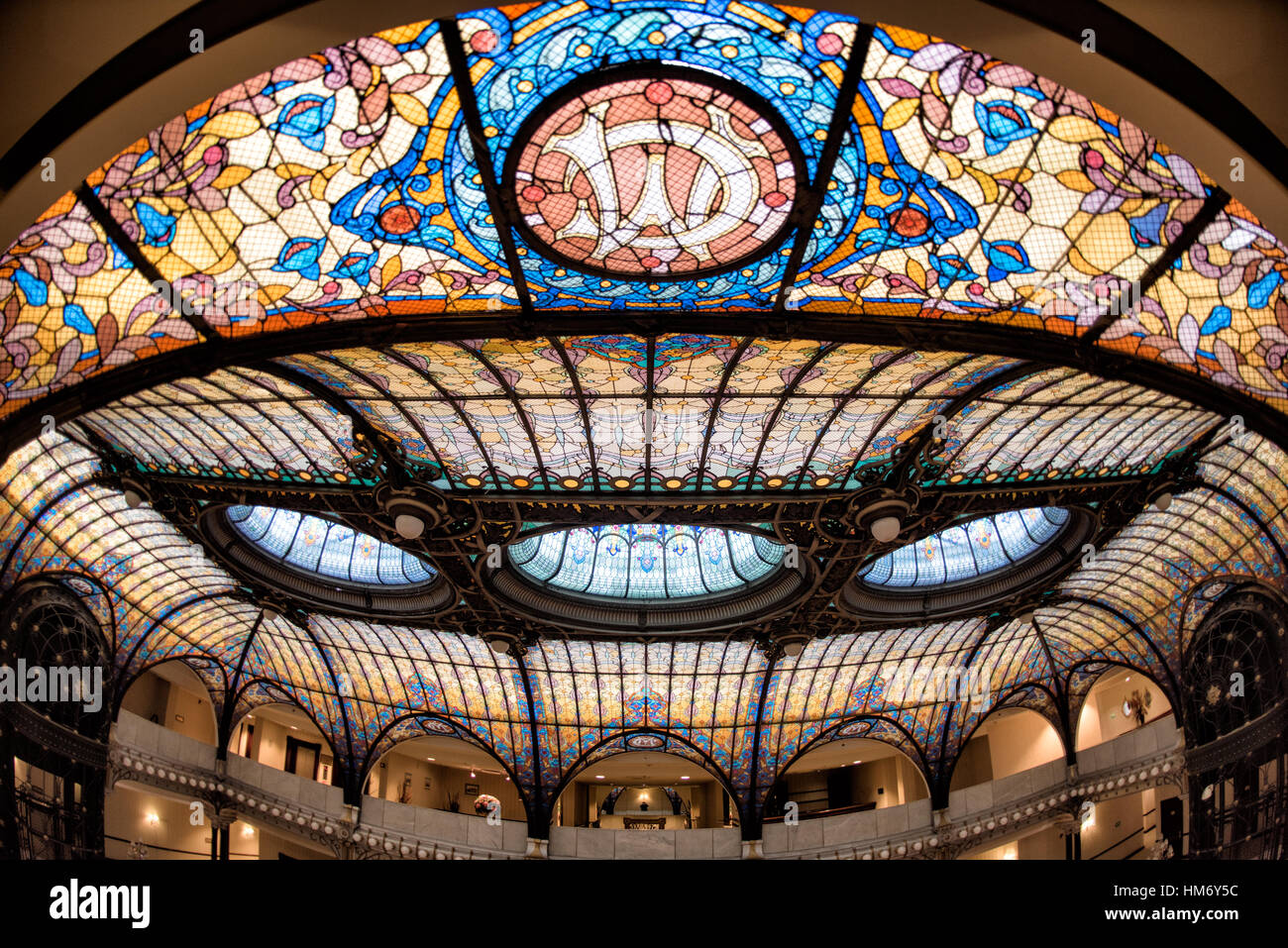 Città del Messico - Art Nouveau atrio del Gran Hotel Cuidad de Mexico nel cuore di Città del Messico distretto storico di s. Un punto culminante è il stile Tiffany soffitto in vetro colorato. Foto Stock