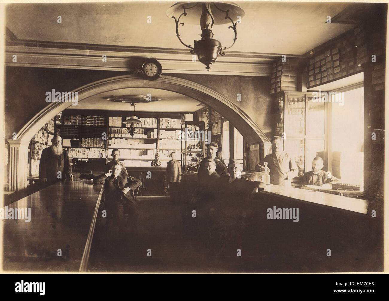 Foto d'epoca.Farmacia prof. Il dott. Pel & Sons. Vasilevsky island, San Pietroburgo, Russia, circa 1900 Foto Stock