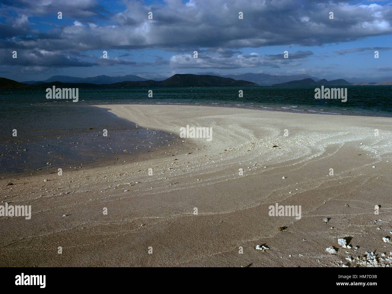 Barra di sabbia, St Vincent bay, Nuova Caledonia, territorio di oltremare della Repubblica francese. Foto Stock