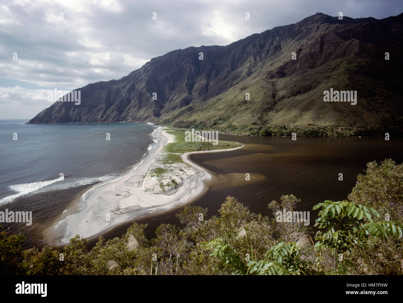 Foce del fiume Ouaieme nella baia dello stesso nome, Nuova Caledonia, territorio di oltremare della Repubblica francese. Foto Stock