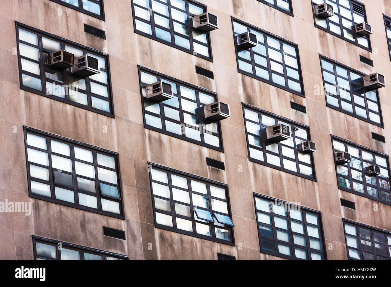 Stati Uniti d'America, New York, edificio con condizionatori di aria Foto Stock
