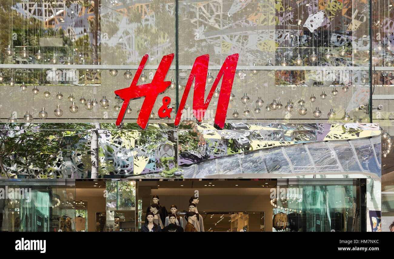 Editoriale illustrativa foto di un H & M negozio in Brisbane Central retail mall. Foto Stock