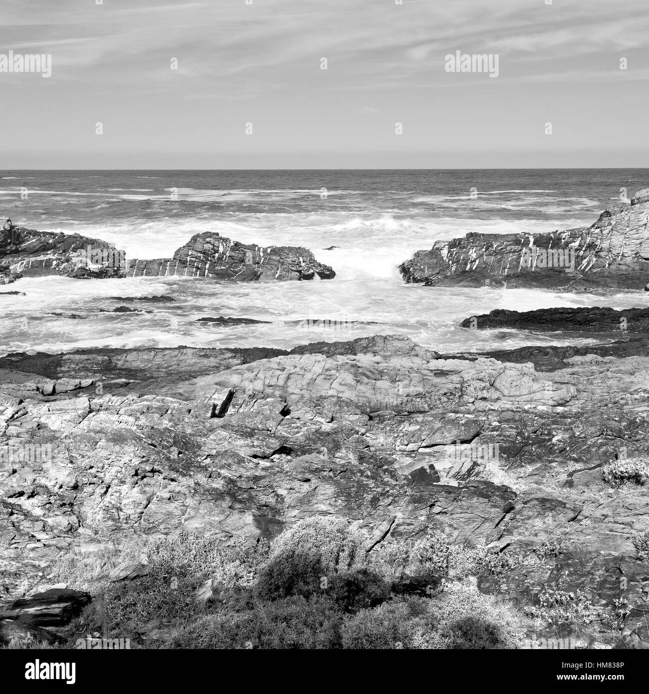 La sfocatura in Sud Africa sky oceano riserva tsitsikamma natura e rocce Foto Stock