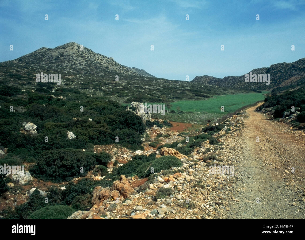 Strada sterrata, Rodopos penisola, Creta, Grecia. Foto Stock