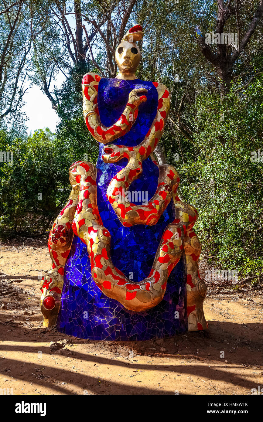 Il Giardino dei Tarocchi è un parco artistico situato a Garavicchio, vicino  a Pescia Fiorentina, villaggio comunale di Capalbio (GR) in Toscana,  Italia, progettato dall'French-American artista Niki de Saint Phalle,  popolato con