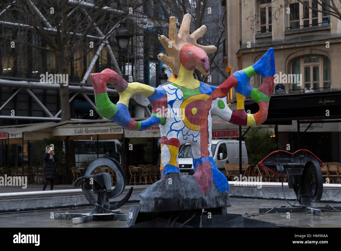 Sculture presso la Fontana Stravinsky 4 arrondissement di Parigi in inverno Foto Stock