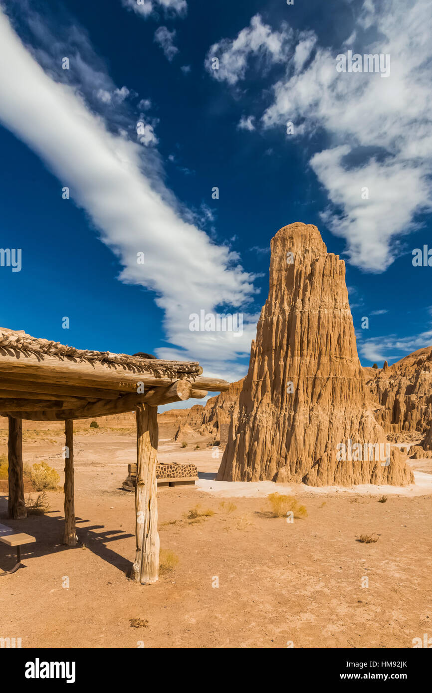 Picnic rustico padiglione costruito da conservazione civile Corps durante la Grande Depressione, Cattedrale Gorge State Park, Nevada, STATI UNITI D'AMERICA Foto Stock