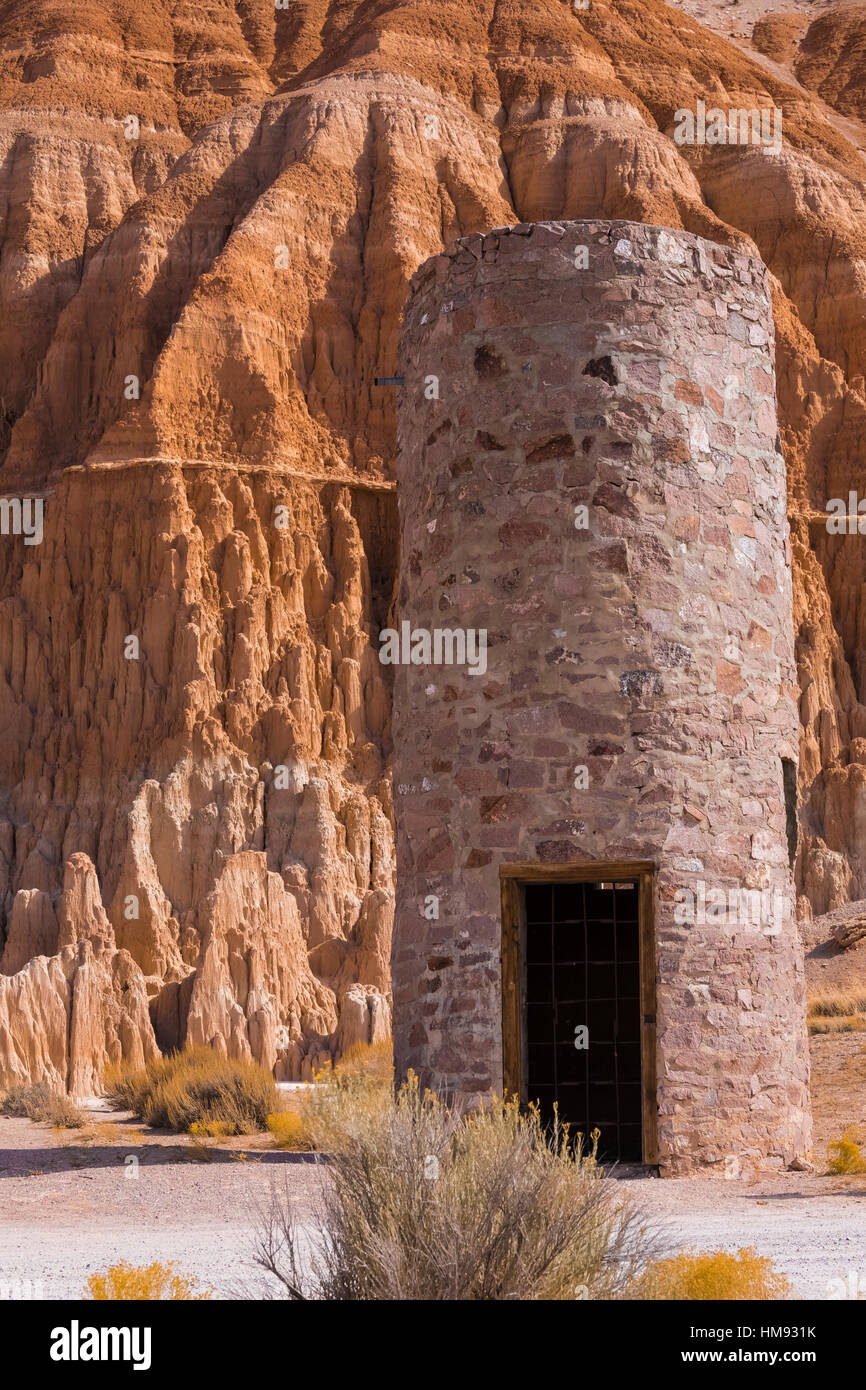 Acqua di pietra a torre costruito dalla conservazione civile Corps durante la Grande Depressione, Cattedrale Gorge State Park, Nevada, STATI UNITI D'AMERICA Foto Stock
