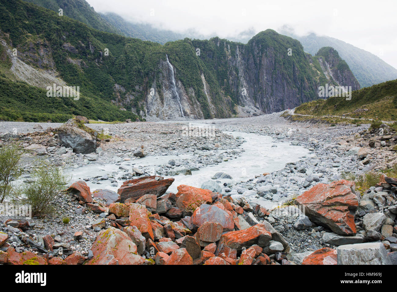 Vista sul Fiume Fox dal ghiacciaio Valle via, Fox Glacier, Westland Tai Poutini National Park, West Coast, Nuova Zelanda Foto Stock