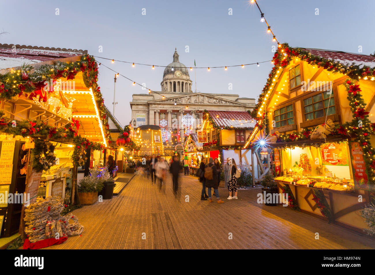 Mercatino di Natale in Piazza della Città Vecchia, Nottingham, Nottinghamshire, England, Regno Unito Foto Stock