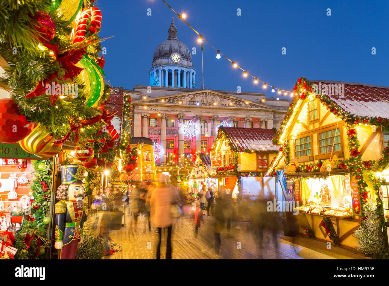 Mercatino di Natale in Piazza della Città Vecchia, Nottingham, Nottinghamshire, England, Regno Unito Foto Stock