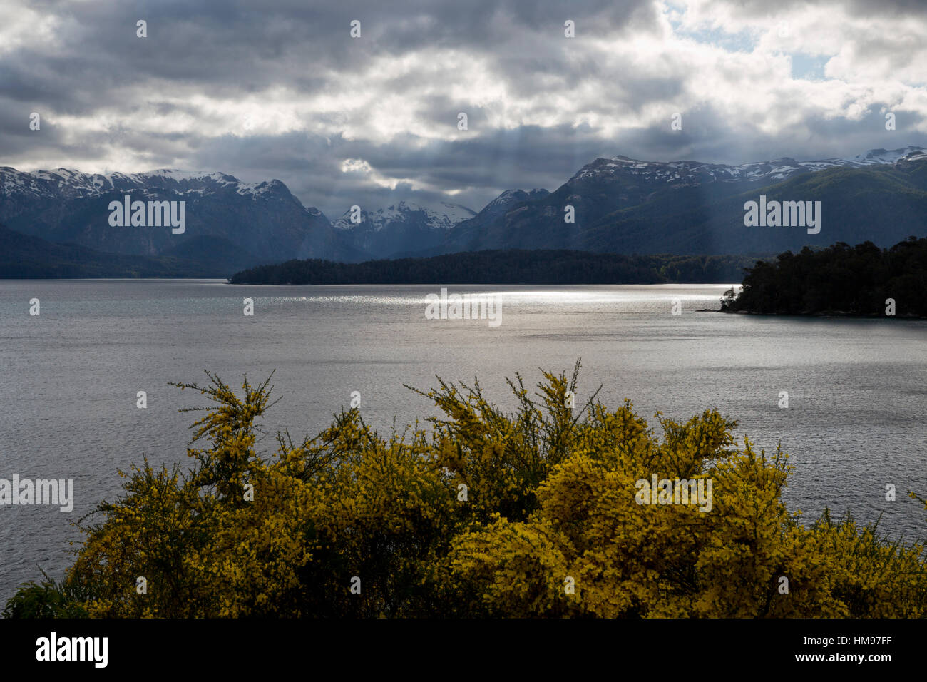 Vista sul Lago Nahuel Huapi, Villa La Angostura, Parco Nazionale Nahuel Huapi, Lake District, Argentina, Sud America Foto Stock