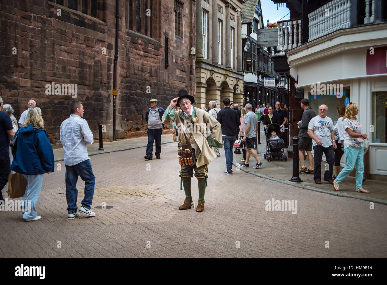 Periodo di Stuart speziale che accoglie i visitatori a Chester Foto Stock