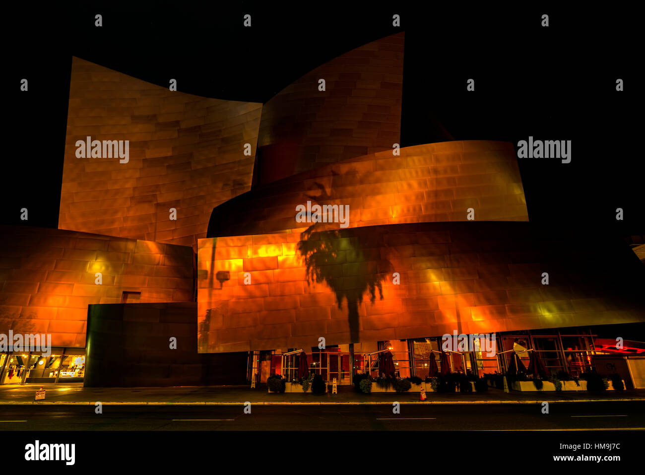 Bella e famosa Walt Disney Concert Hall in downtown Los Angeles 4. Foto scattata 2016.10.29 in 1a,STATI UNITI D'AMERICA Foto Stock