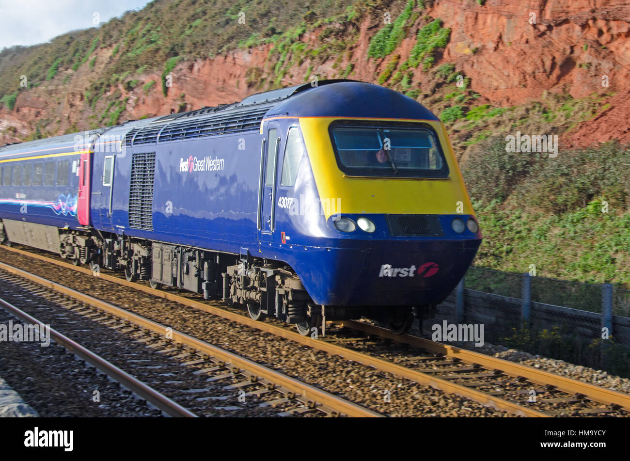 Un primo grande Western Inter City 125 tra il treno e a Dawlish Dawlish Warren. Il viaggio in treno verso Exeter. Foto Stock