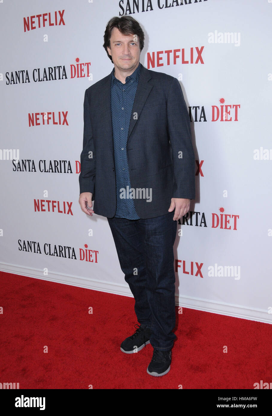 Hollywood, CA, Stati Uniti d'America. Il 1° febbraio 2017. 01 Febbraio 2017 - Hollywood, California - Nathan Fillion. Premiere di Netflix '"Santa Clarita dieta" tenutosi a ArcLight Cinema Glossari Affini Dome. Photo credit: Birdie Thompson/AdMedia Credito: Birdie Thompson/AdMedia/ZUMA filo/Alamy Live News Foto Stock