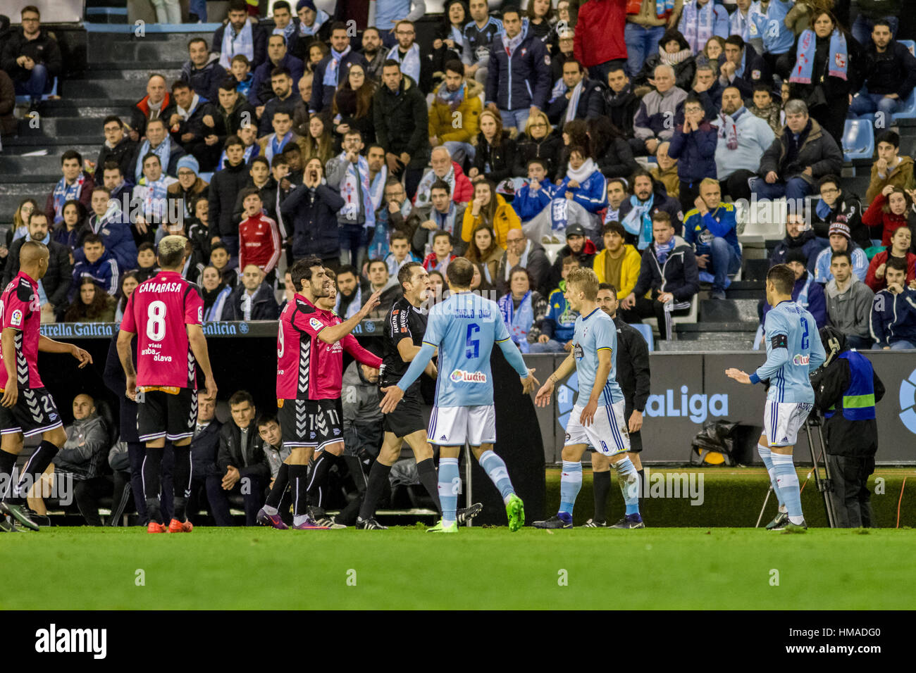 Vigo, Spagna. 2° febbraio 2017. La Copa del Rey semi-match finale tra il Real Club Celta de Vigo e Deportivo Alaves in Balaidos stadium, Vigo. Credito: Brais Seara/Alamy Live News Foto Stock