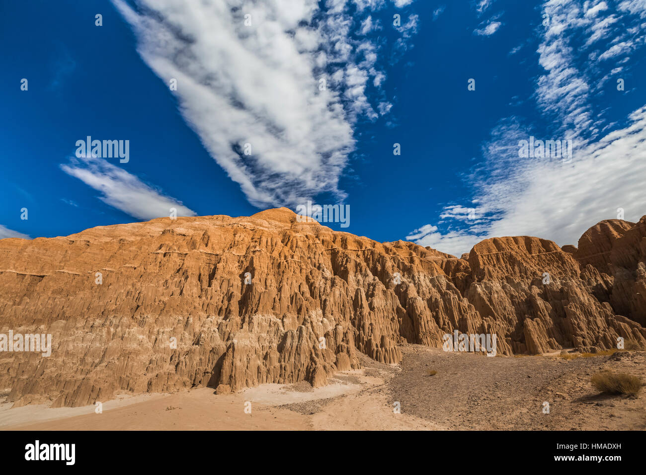 Erosi formazione Panaca, creando splendide guglie e scogliere di siltstone e mudstone, Cattedrale Gorge State Park, Nevada, STATI UNITI D'AMERICA Foto Stock
