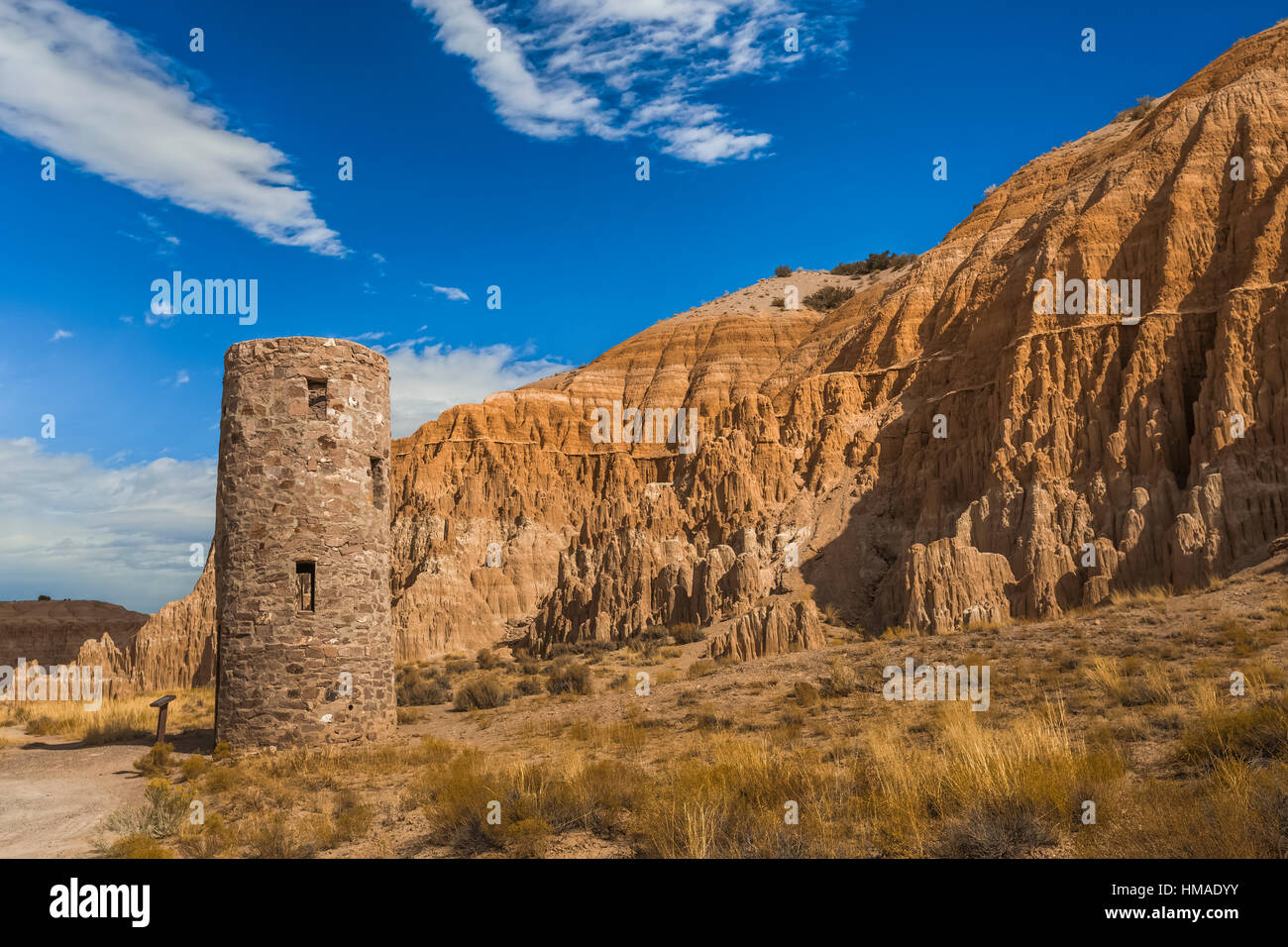 Acqua di pietra a torre costruito dalla conservazione civile Corps durante la Grande Depressione, Cattedrale Gorge State Park, Nevada, STATI UNITI D'AMERICA Foto Stock