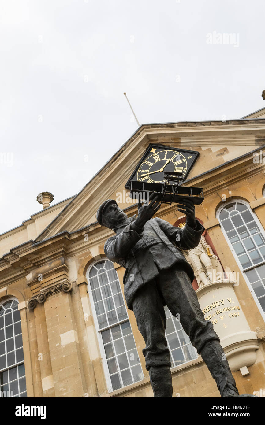 Statua di Charles Rolls (Rolls Royce), Agincourt Square, Monmouth, Galles Foto Stock