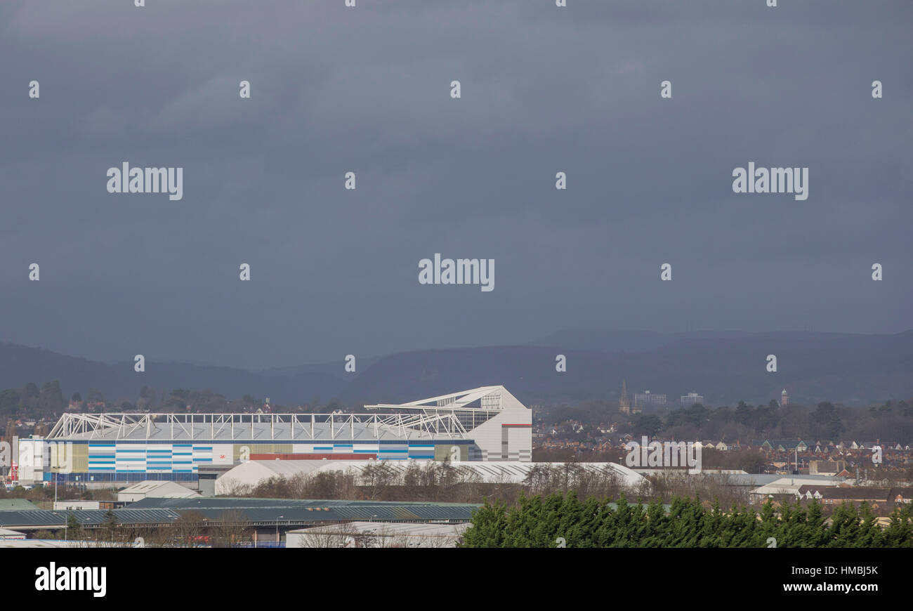 Vista in lontananza Cardiff City Stadium e la zona circostante. Foto Stock
