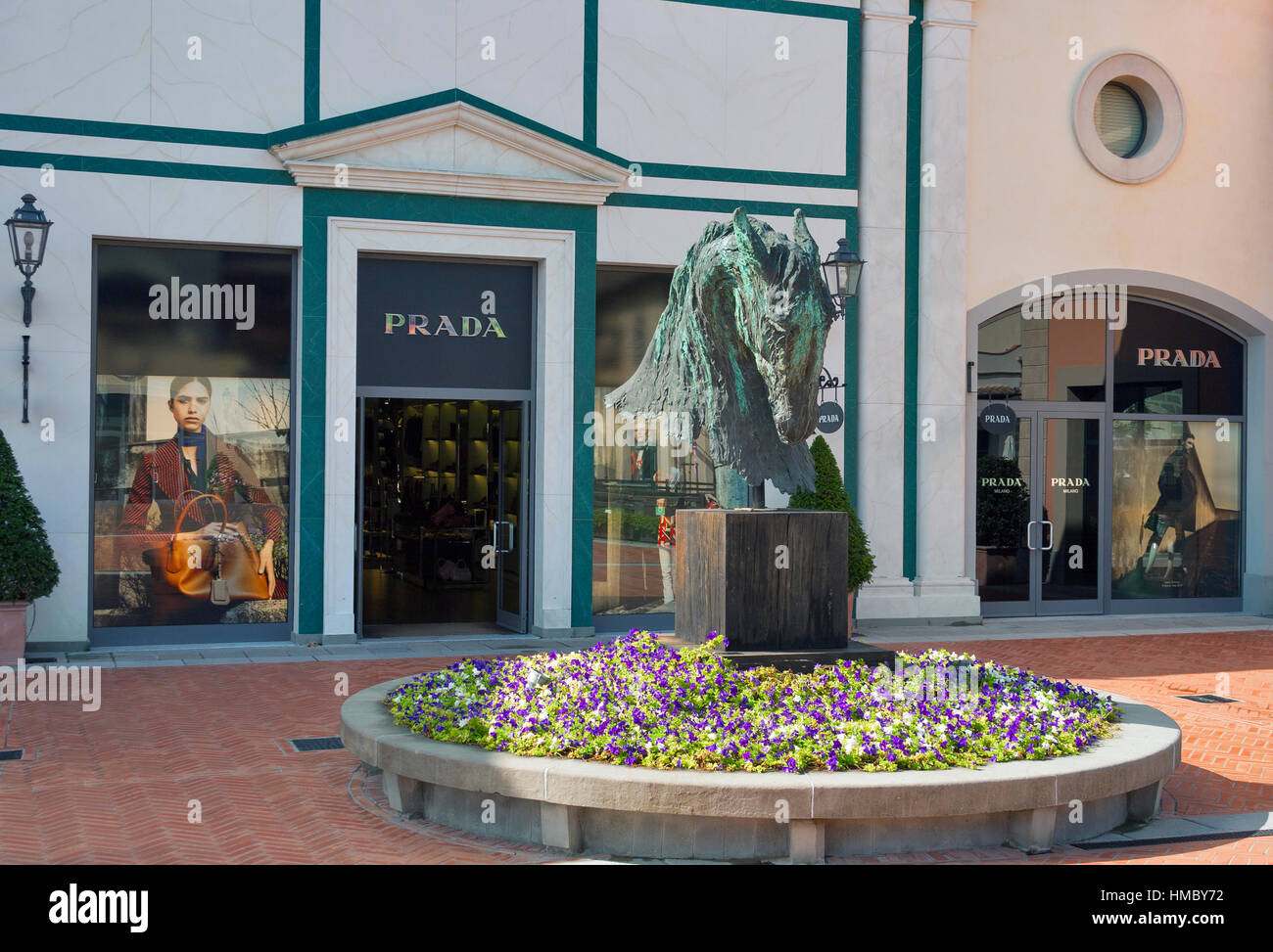 MUGELLO Italia 11 settembre 2014 la gente visita Polo Ralph Lauren store in McArthurGlen Designer Outlet Barberino vicino a Firenze. Ralph Lauren e stato fo Foto stock Alamy