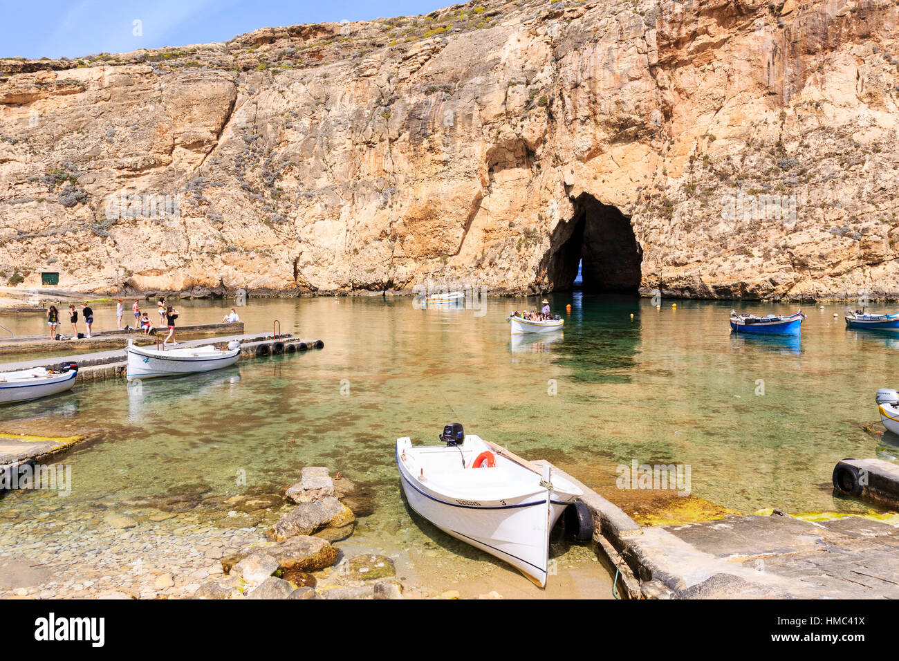 Navigazione lagunare escursione con barche, Azure Window, Gozo, Malta Foto Stock