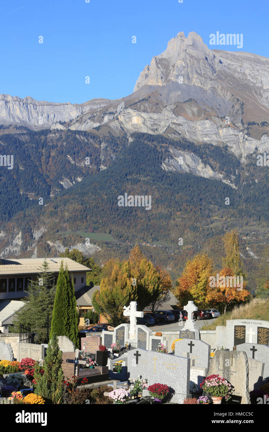 Solennità di Tutti i Santi. Combloux cimitero. Foto Stock