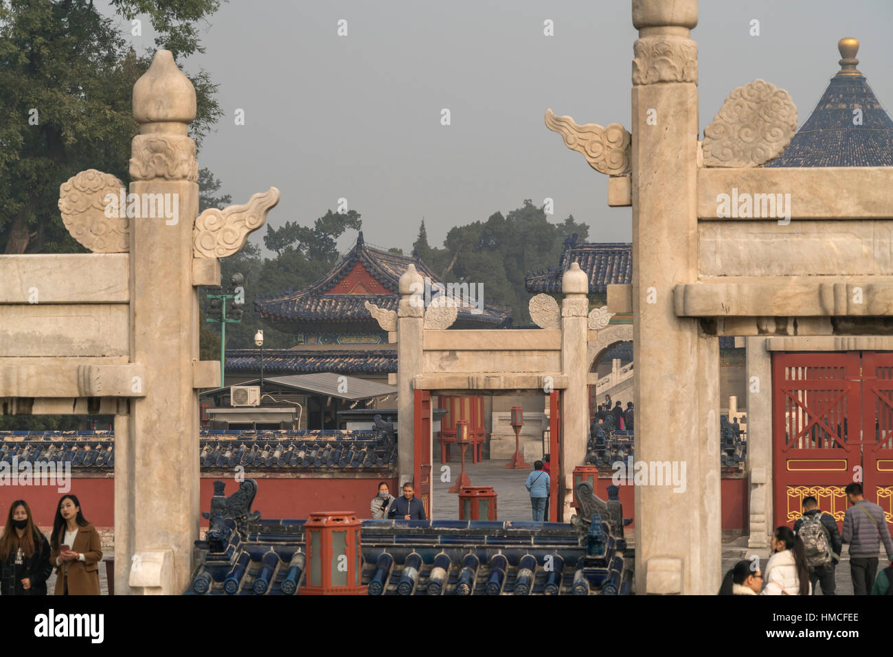 I cancelli del Tumulo Circolare altare nel Tempio del Paradiso, Pechino, Repubblica Popolare di Cina e Asia Foto Stock