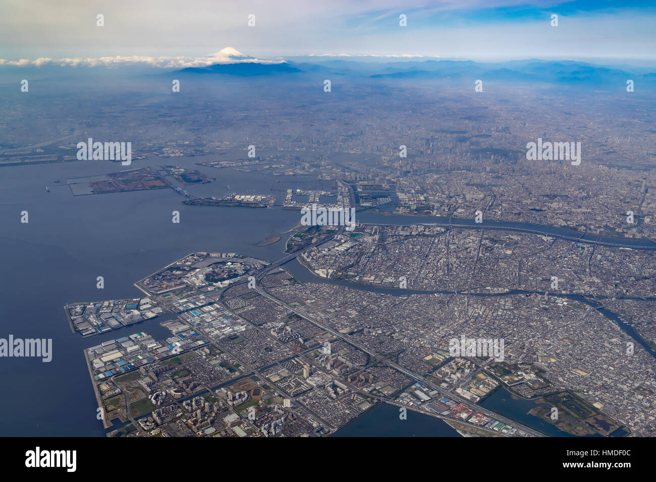 Vista aerea della Baia di Tokyo e del Monte Fuji a Tokyo in Giappone. Foto Stock