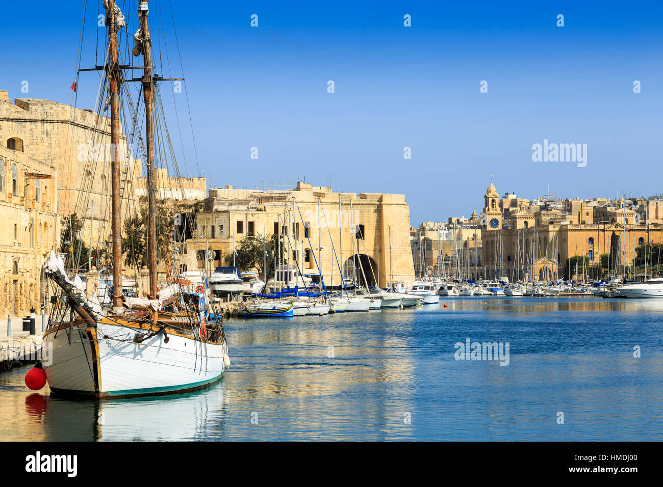 Vista della vecchia nave nel porto di Sanglea, Valletta, Malta Foto Stock