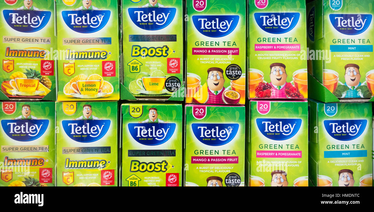 Tetley tè verde e immune boost super green tea nel supermercato UK Foto Stock