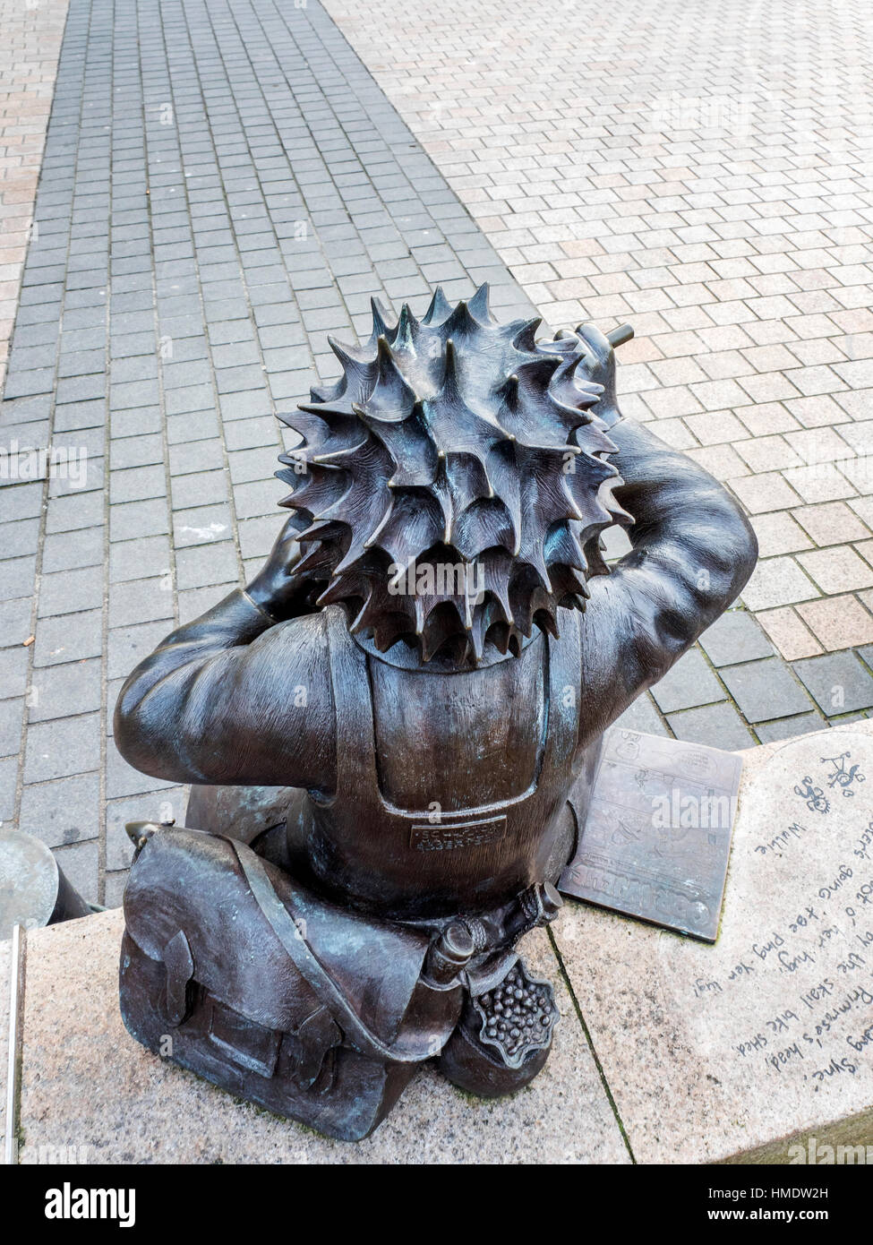 Statua di DC Thomson carattere comico Oor Wullie a Dundee Scozia Scotland Foto Stock