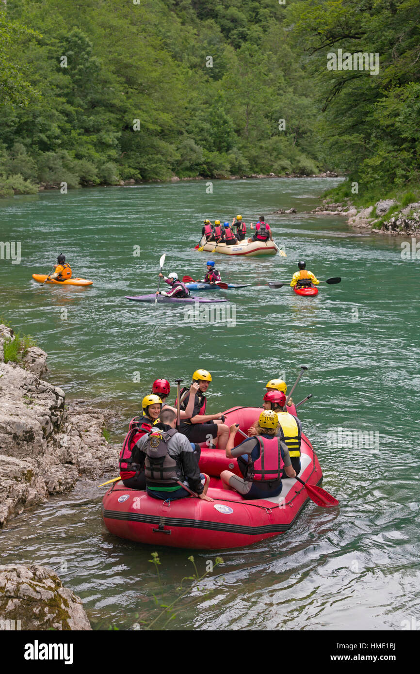 Montenegro. Parco Nazionale del Durmitor. L'impostazione off su un rafting e kayak viaggio sul fiume Tara. Il parco è un sito Patrimonio Mondiale dell'UNESCO. Foto Stock