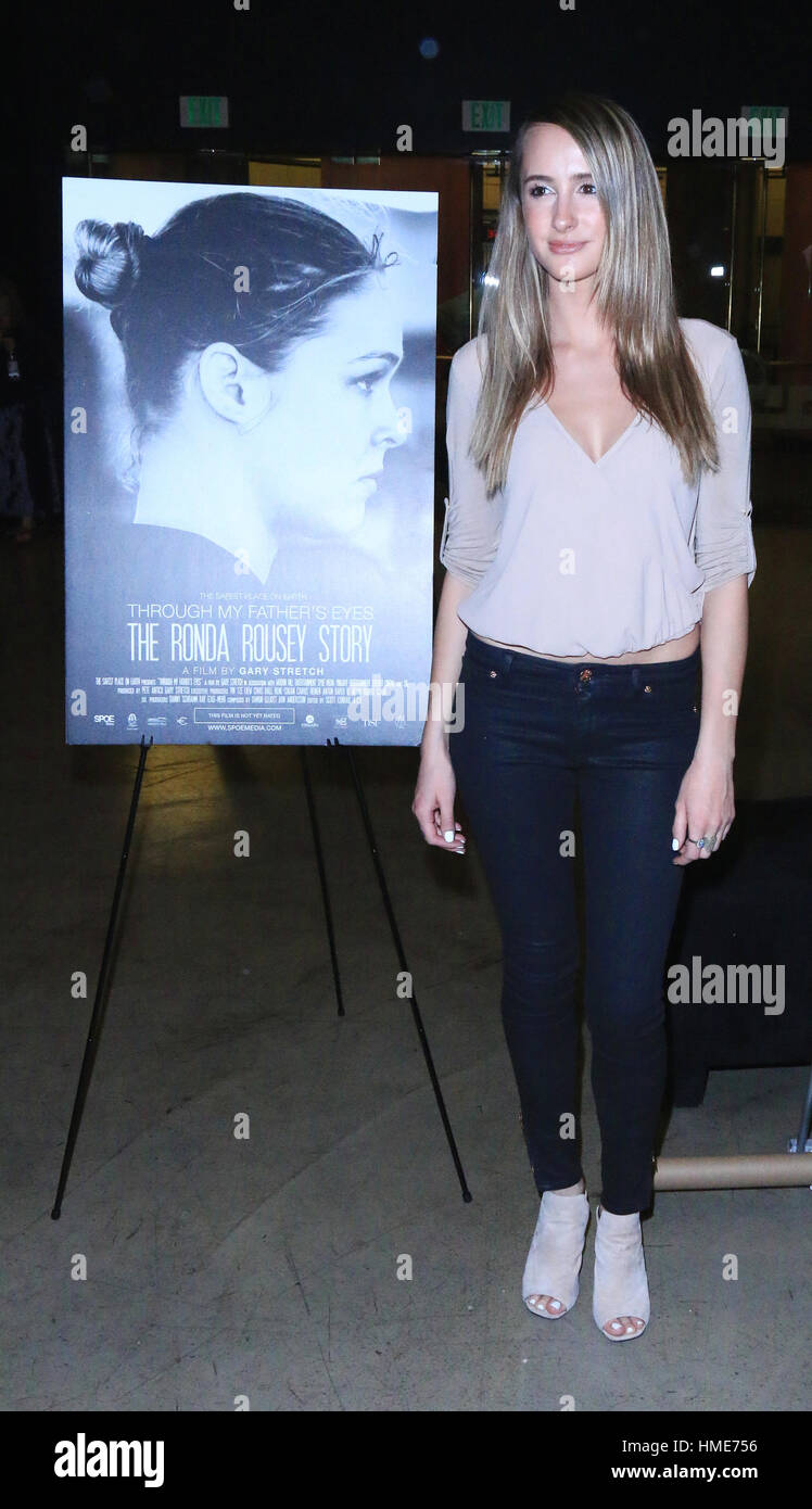 Direttore britannico Gary Stretch ospita il primo screening del suo 5 anno nel rendere criticamente acclamato documentario 'Attraverso mio padre agli occhi: La Ronda Rousey Story' dotata di: Anne Jagler dove: Los Angeles, California, Stati Uniti quando: 31 Dic 2016 Credit: WENN.com Foto Stock