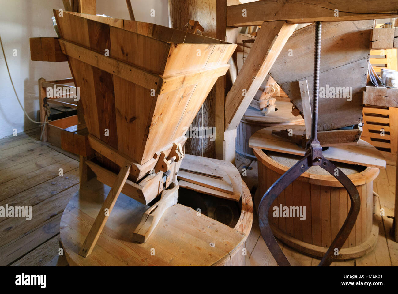 Retz: Windmill; macine fornito con grano da imbuto, Weinviertel, Niederösterreich, Austria Inferiore, Austria Foto Stock