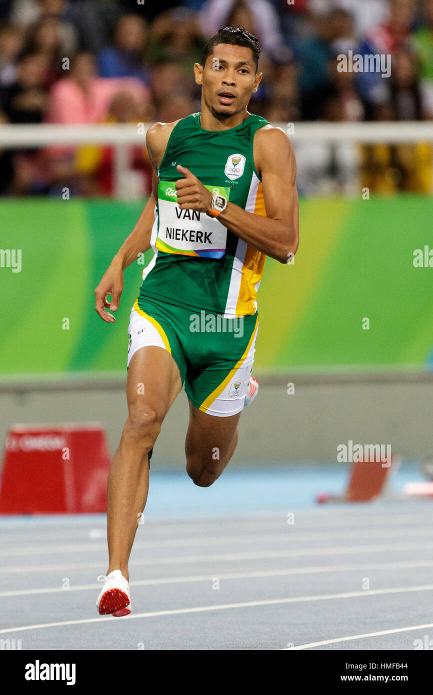 Rio de Janeiro, Brasile. Il 13 agosto 2016. Atletica, Wayde Van Niekerk (RSA) a competere in uomini 400m semifinali al 2016 Olimpiadi estive. Foto Stock