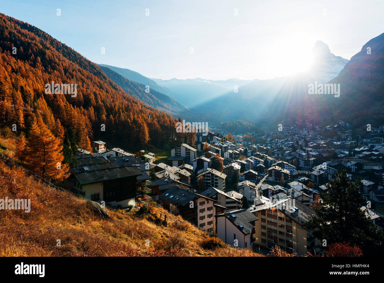 Il Cervino, 4478m, in autunno, Zermatt, Vallese, alpi svizzere, Svizzera Foto Stock