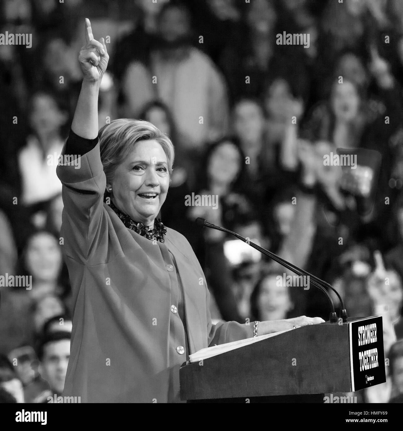 WINSTON-SALEM, NC - 27 Ottobre , 2016: candidato presidenziale democratico Hillary Clinton ci e la First Lady Michelle Obama apparirà in una campagna presidenziale evento. Foto Stock