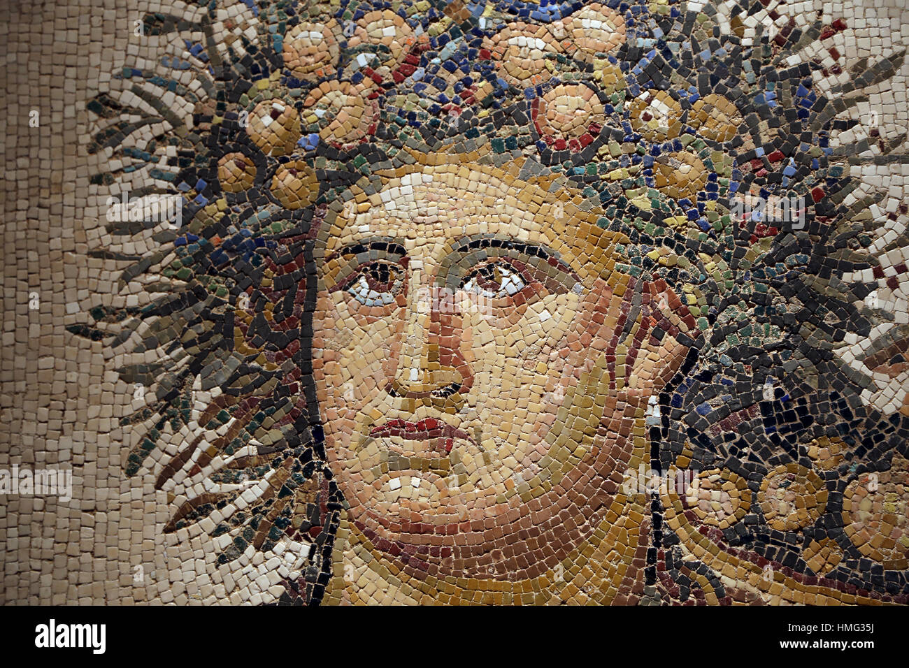 Mosaico con Genius dell'anno. Il calcare e marmo. Fine del II secolo. Aranjuez (Madrid). Spagna. Museo Archeologico Nazionale di Madrid. Spagna. Foto Stock