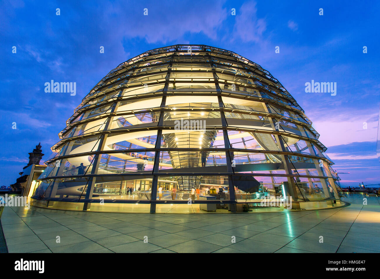 La cupola del palazzo del Parlamento, il palazzo del Reichstag di Berlino Foto Stock