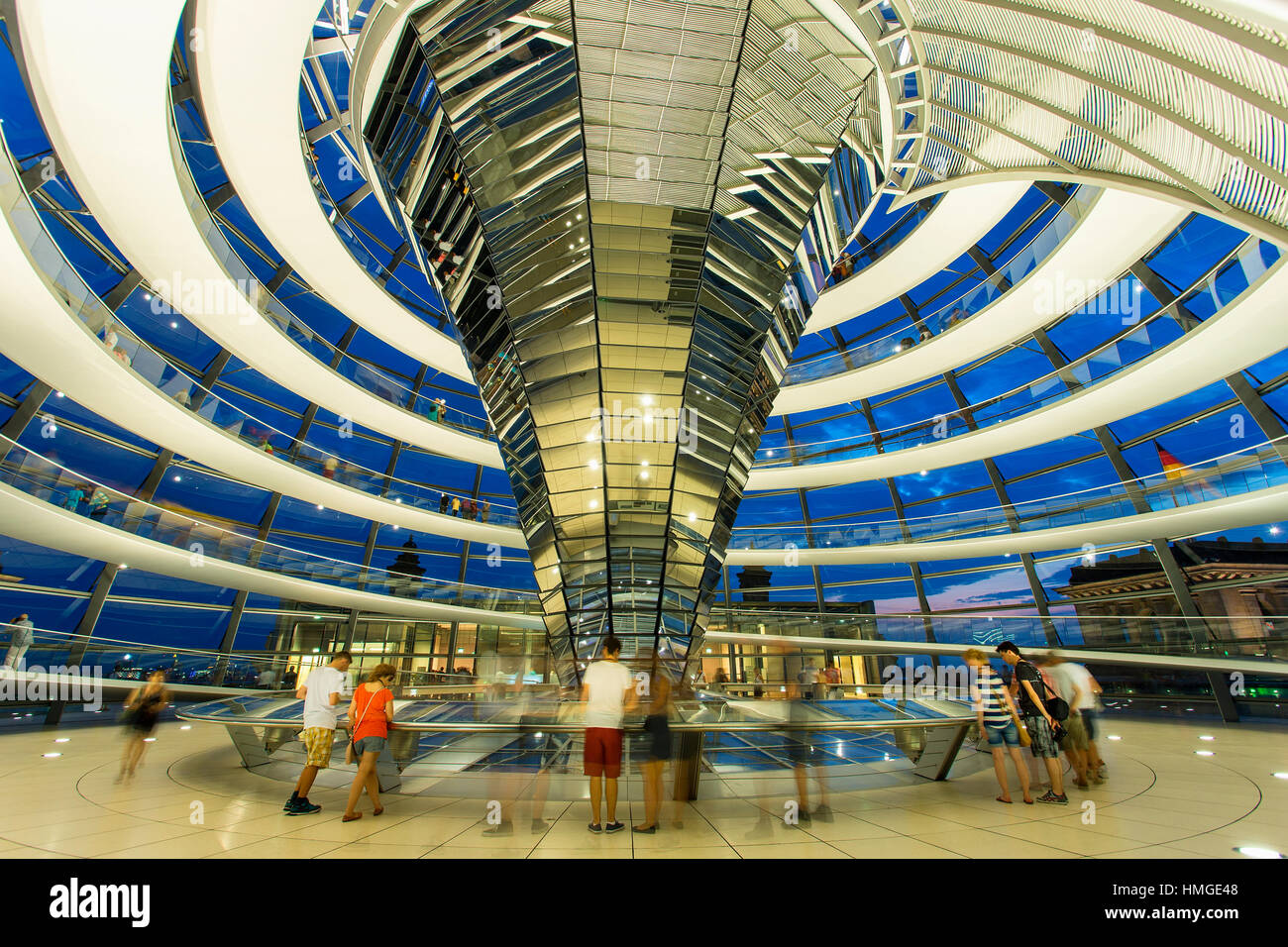 La cupola del palazzo del Parlamento, il palazzo del Reichstag di Berlino Foto Stock