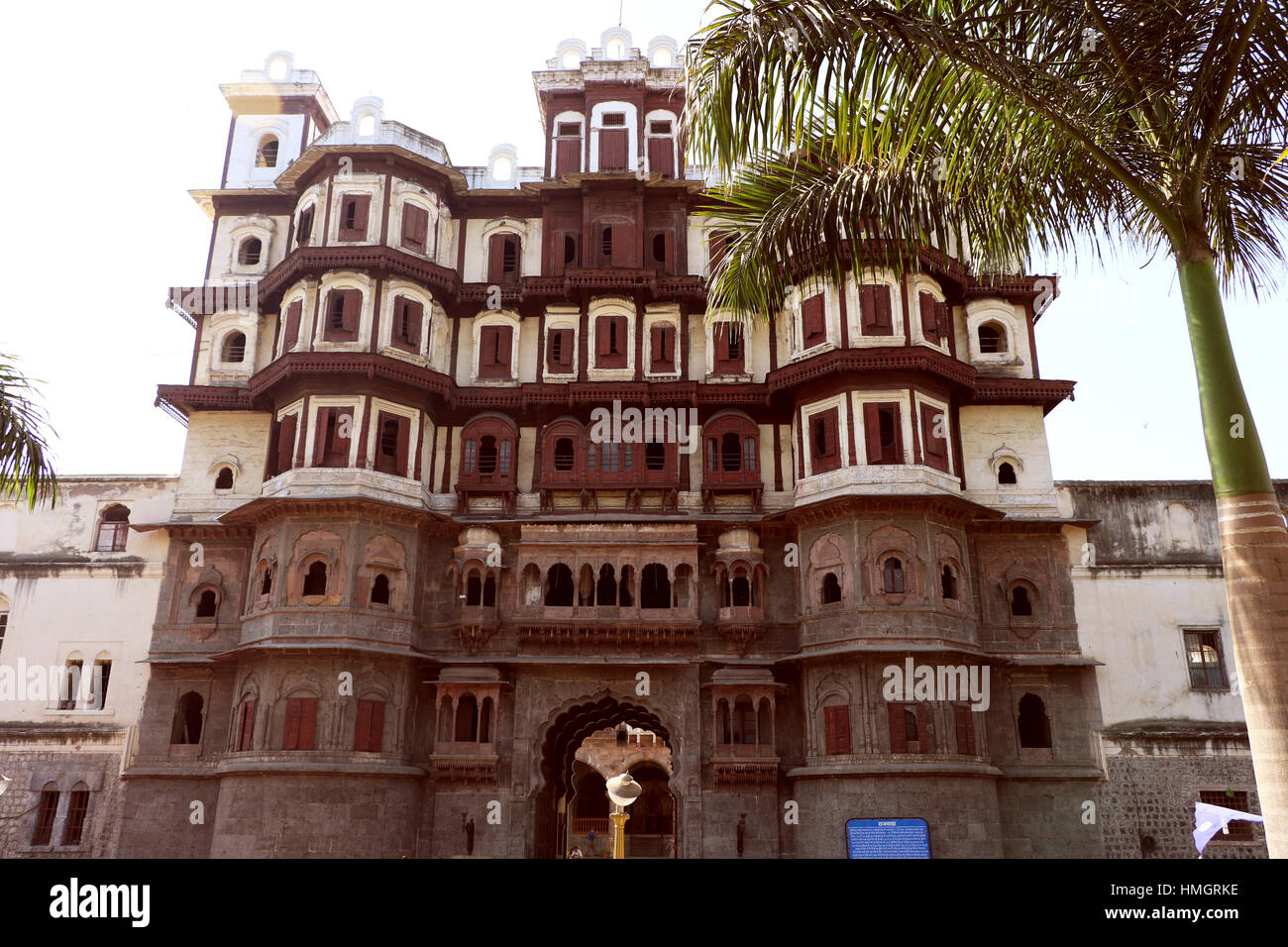 Rajwada è un palazzo storico a Indore city. Architettura storica Rajwada (Palazzo Reale) di Holkars è l icona di Indore City. Essa fu costruita b Foto Stock