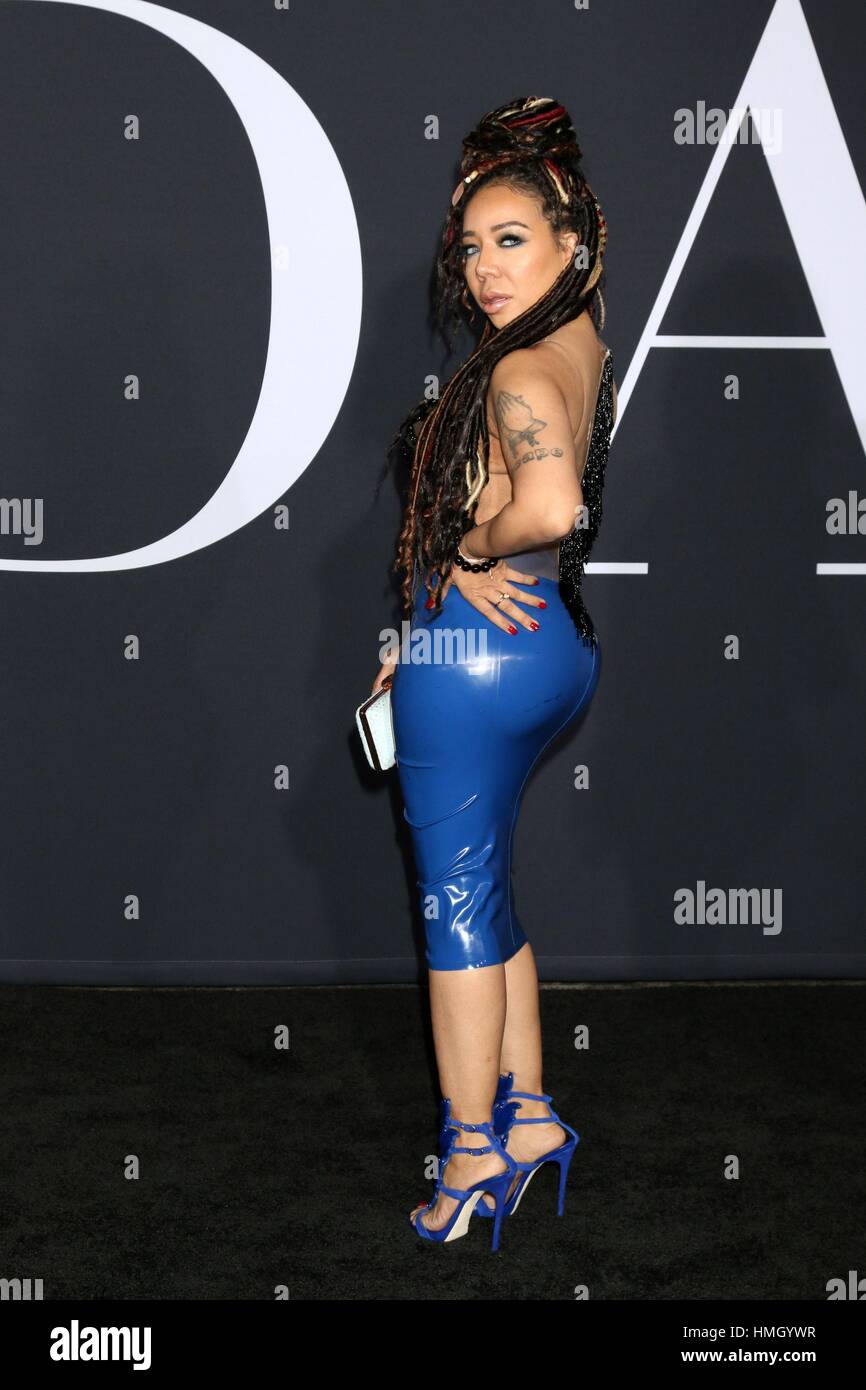 Los Angeles, CA, Stati Uniti d'America. 2° febbraio 2017. Tameka Cottle Harris, aka Tiny presso gli arrivi per cinquanta tonalità più scura Premiere, teatro di Ace Hotel, Los Angeles, CA 2 febbraio 2017. Credito: Priscilla concedere/Everett raccolta/Alamy Live News Foto Stock