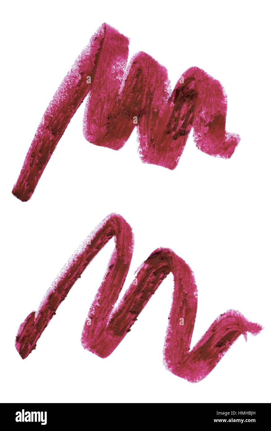 Un taglio fuori immagine di bellezza di campioni di colore rosso scuro o marrone rossiccio rossetto colorato Foto Stock